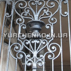 Кованые ворота с классическим орнаментом